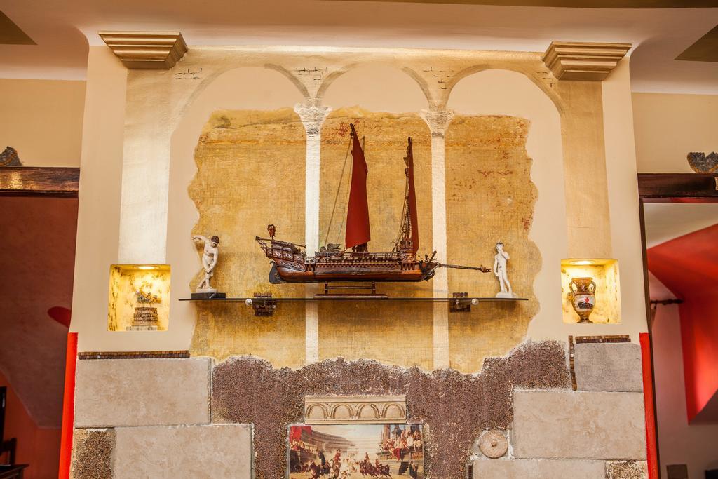 Guest House Roman Horizon Split Exterior photo