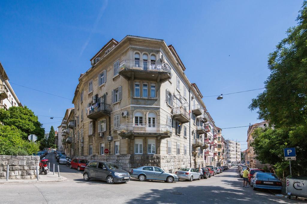 Guest House Roman Horizon Split Exterior photo
